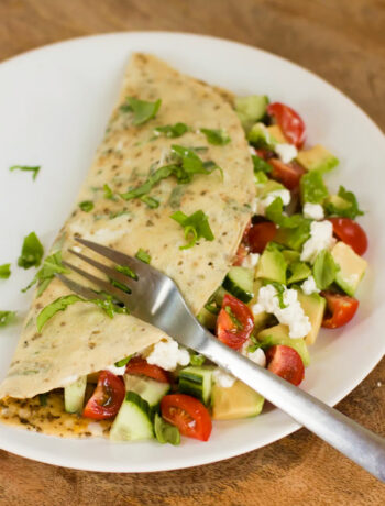 Eiwrap met avocado, hüttenkäse en kipfilet