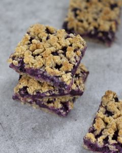 Blauwe bessen crumble met havermout