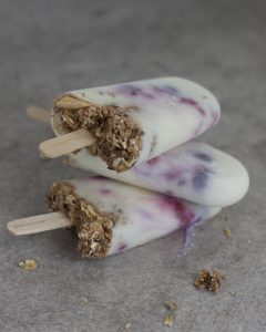 Ontbijt-ijsjes met granola