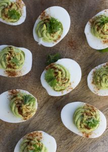 Gevulde eitjes met avocado