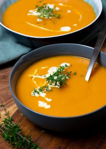 Pompoen-paprika soep met tijm
