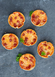 Mini pizza's met chorizo