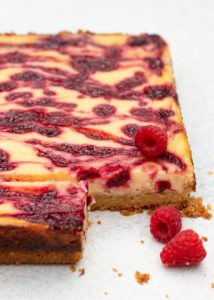 Frambozen cheesecake bars