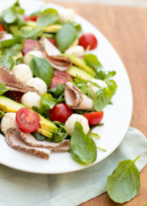 Frisse salade caprese met Stegeman Veggie Broodbeleg