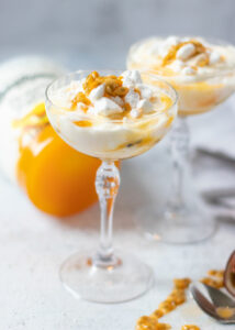 Licor 43 Yoghurt met meringue & passievruchten curd